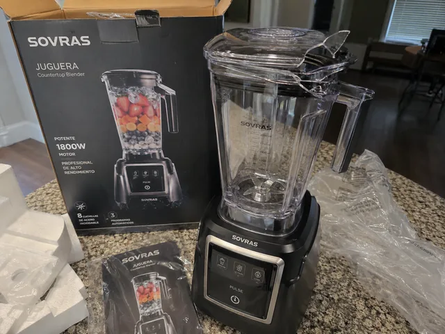 Blender with a cracked lid